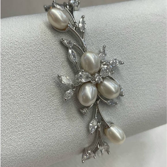 Freshwater Pearl and CZ Floral Bracelet - Picture 1 of 6